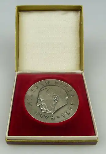Medaille: Wilhelm Pieck 1876-1976, silberfarben, Orden1835
