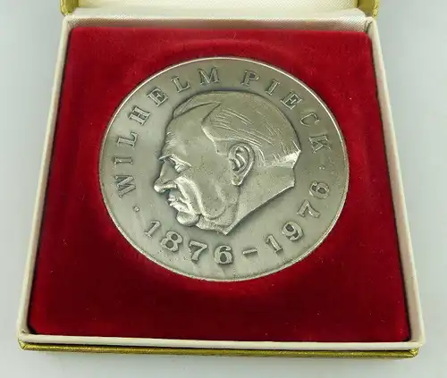 Medaille: Wilhelm Pieck 1876-1976, silberfarben, Orden1835