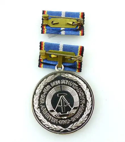 #e3271 Medaille für 20 J.Pflichterfüllung Landesverteidigigung der DDR (1989-90)
