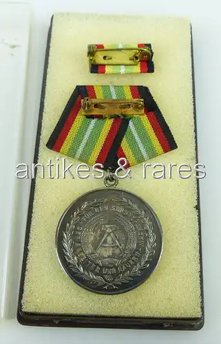 Medaille treue Dienste in der NVA in Silber vgl. Band 1 Nr 150 d Punze 3 1962-63