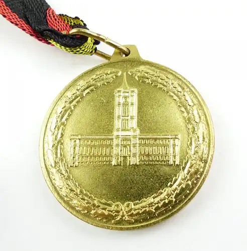 #e8371 DDR Medaille Berliner Hallenhandball Meister 1975