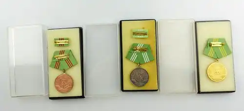 #e5413 3 DDR MdI Medaillen vgl. Nr. 141c & 142c & 143c Gold, Silber und Bronze