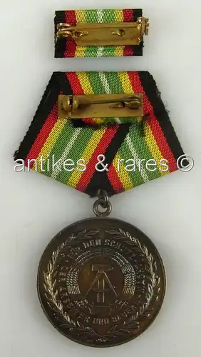 Medaille treue Dienste in der NVA in 900 Ag Silber, Punze 5 vgl. Band I Nr. 150e