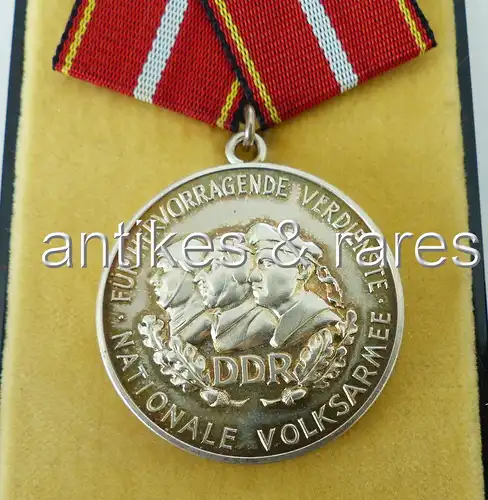 Verdienstmedaille der NVA in 900 Silber, 1960-68 vgl. Band I Nr. 146 d Punze 4