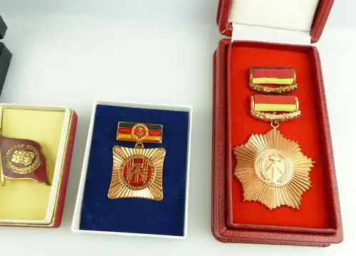 e11494 Schönes altes Lot DDR Orden mit Vaterländischen Verdienstorden Bronze etc
