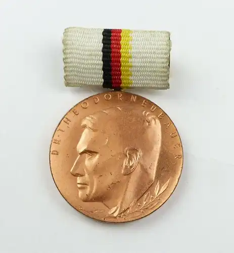 e10488 DDR Medaille Dr Theodor Neubauer Medaille in Bronze