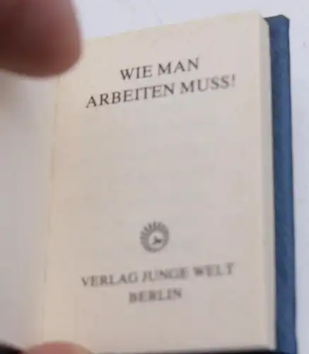 1 Position Minibücher:Jugendgesetz DDR,Magdeburg,W.L.Lenin,Wie man Arbeiten muss