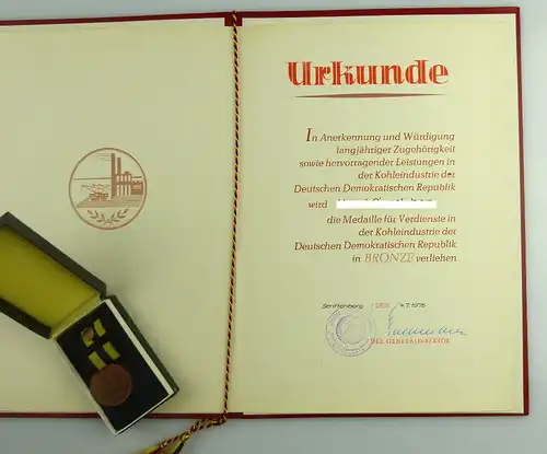 Medaille für Verdienste in der Kohleindustrie der DDR + Urkunde 1976 verl, so255