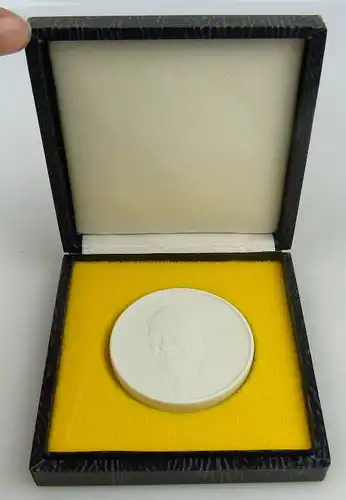 Meissen Medaille im Etui: W. Pieck, Ein unermüdl. Streiter für Frieden Orden1268