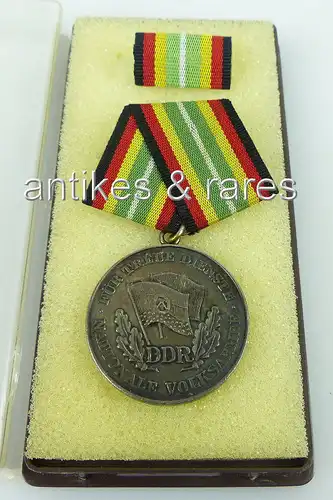 Medaille treue Dienste in der NVA in Silber vgl. Band 1 Nr 150 e Punze 7 1964-66