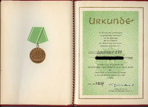 DDR Medaille ausgezeichnete Leistungen mit Urkunde 1969