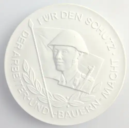 #e3684 DDR Meissen Medaille NVA Für den Schutz der Arbeiter- und Bauernmacht