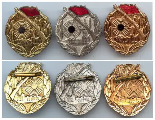 3 Kampfgruppen Schießabzeichen in Gold, Silber & Bronze