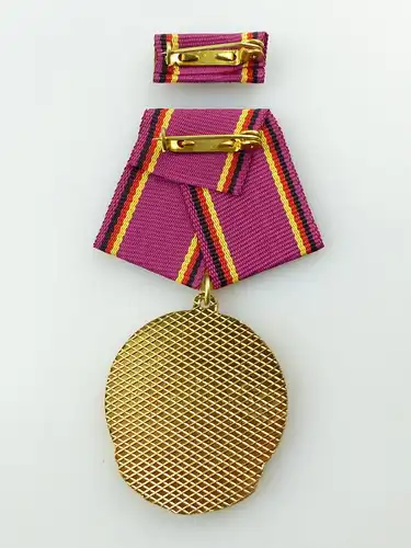 #e4585 Medaille Ehrenzeichen für hervorragende Leistungen im Brandschutz ab 1983