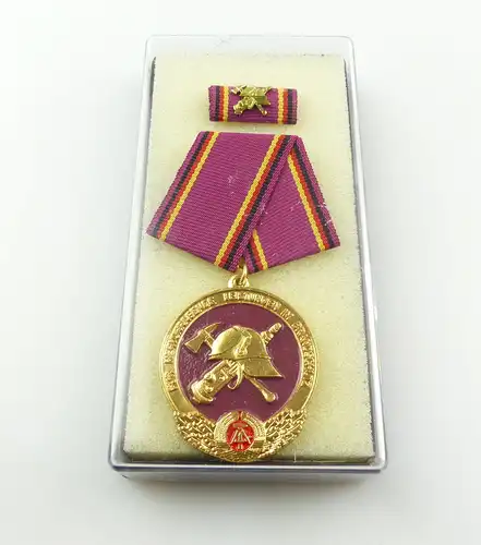 #e4585 Medaille Ehrenzeichen für hervorragende Leistungen im Brandschutz ab 1983