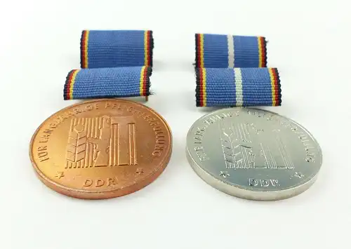 e10491 2 Medaillen für langjährige Pflichterfüllung Landesverteidigung der DDR