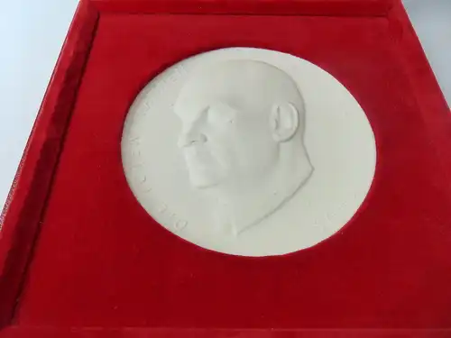 große Meissen Medaille im Etui: Ernst Thälmann 1886-1944 Sachsenhausen Orden1259