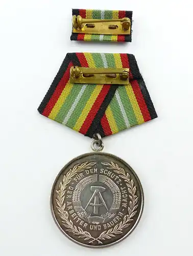 e8728 DDR Medaille für treue Dienste in der NVA Band I Nr 150 b Punze 2