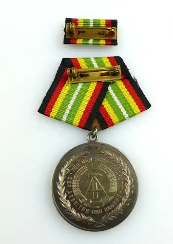 #e2837 DDR Medaille für treue Dienste in der NVA vgl. Band I Nr.150e # Punze 8 #