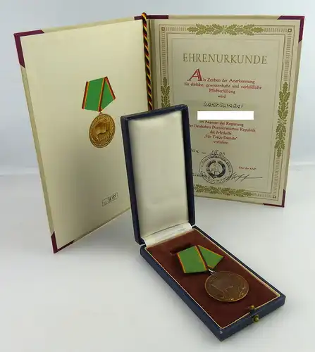 Medaille Für Treue Dienste KVP Nr. 18180, Urkunde 1955 verl. Hoffmann, Orden3156