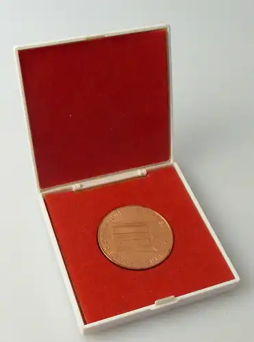 Medaille Für Vorbildliche Leistungen beim Aufbau der Hauptstadt der DDR r 297