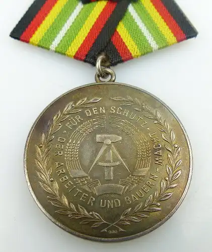 Medaille für treue Dienste in der NVA in 900 Silber, Punze 8, Orden951