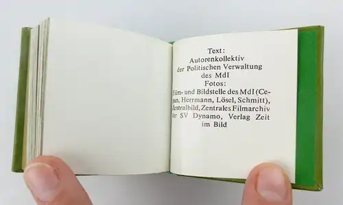Minibuch : Die Volkspolizei  Graphischer Großbetrieb Leipzig 1979 e819