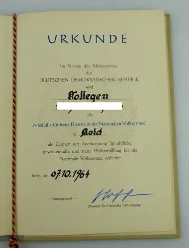 Urkunde: Medaille für Treue Dienste in der NVA in Gold 1964 verliehen Orden2799