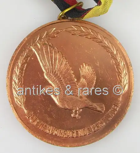alte Siegerplakette: Sporttauben in Bronze, Für hervorragende Leistungen