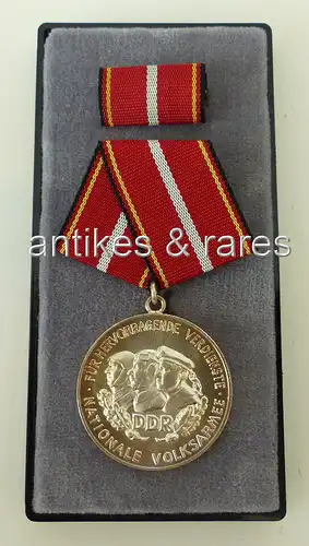 Verdienstmedaille der NVA in 900 Silber, 1960-68 vgl. Band I Nr. 146 d Punze 6