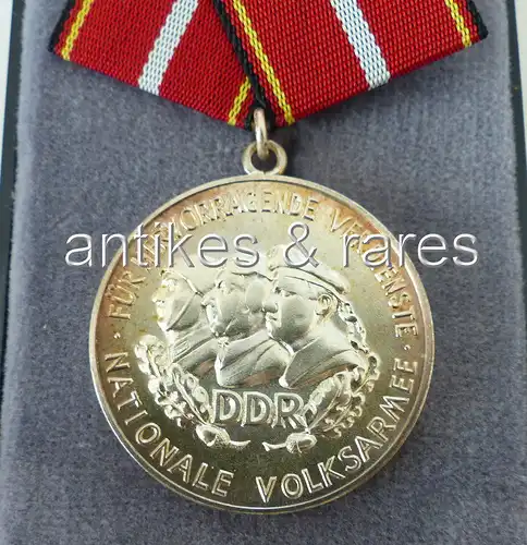 Verdienstmedaille der NVA in 900 Silber, 1960-68 vgl. Band I Nr. 146 d Punze 6