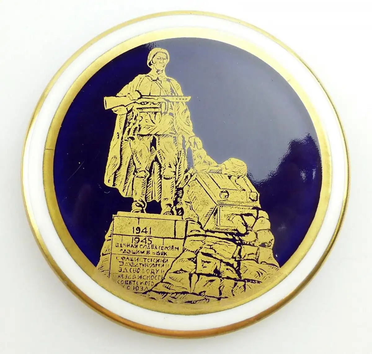 e11760 Weimarer Porzellan Medaille Ehrenmal mit russischem Soldaten in OVP