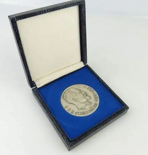 Medaille Dzierzynski 1877 bis 1926 silberfarben r433