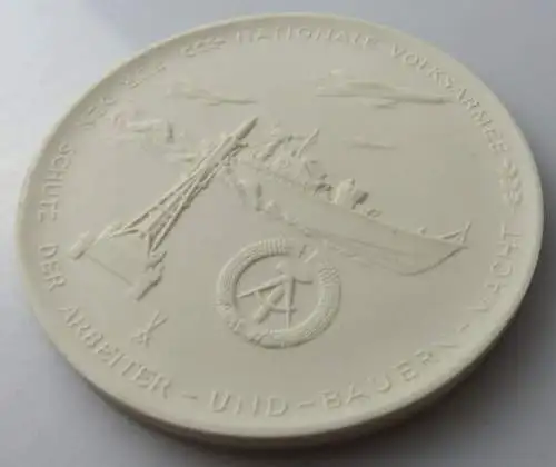 Meissen Medaille: NVA Nationale Volksarmee Für den Schutz der Arbeiter Orden2659