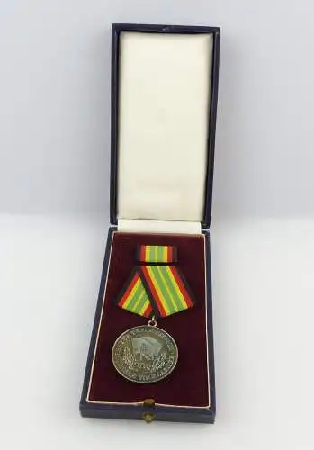 #e3464 DDR Medaille für treue Dienste NVA vgl. Band I Nr. 149 h Punze 11 1972