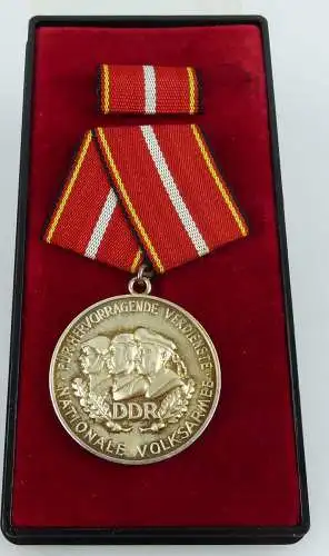 Verdienstmedaille der NVA in 900er Silber Punze 4 VGL.Band I NR.146d / r168