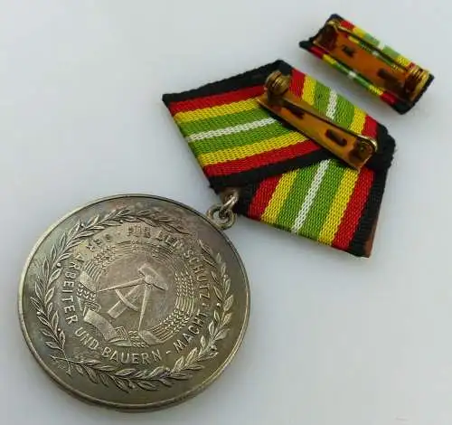 Medaille für treue Dienste in der NVA in 900 Silber, Punze 8 Nr. 150f, Orden2569