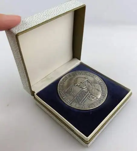 Medaille: Für ausgezeichnete Leistungen im Spezialbauwesen, Orden3350