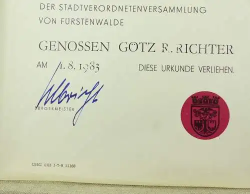 e9173 Nachlass Götz R. Richter Schriftsteller Meissen Medaille und Ehrenurkunde