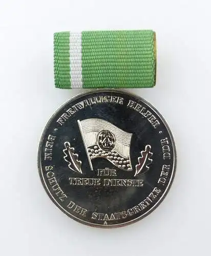 #e3257 Medaille 15 Jahre freiwilliger Helfer zum Schutz der Staatsgrenze der DDR