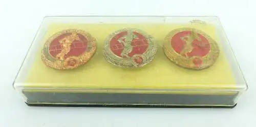 3 Siegeranstecknadeln - Feuerwehrkreiskämpfe silber-, bronze-, goldfarben e1658