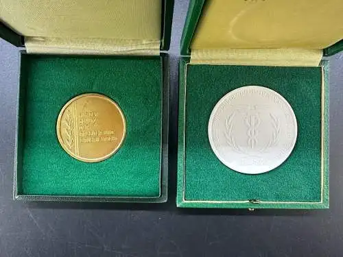 2 Medaillen Zoll der DDR im Etui 1mal Meissen Medaille K002