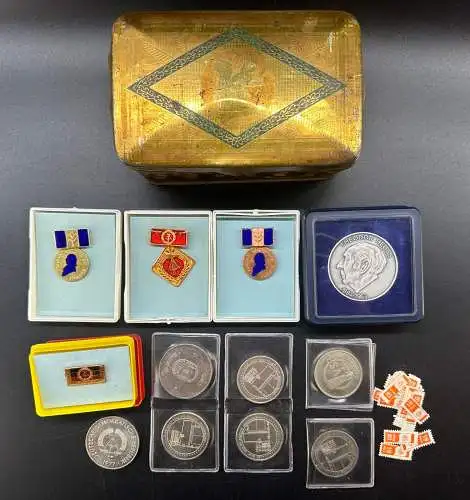 Posten alte Orden Medaillen überwiegend DDR siehe Fotos K001