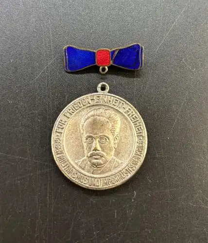 Karl Liebknecht Medaille FDJ mit Verleihungsnummer 648 in OVP y0030