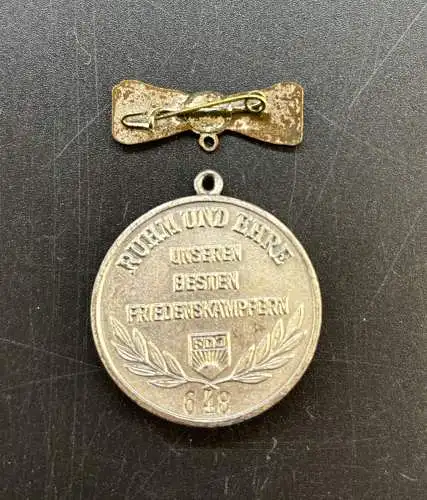 Karl Liebknecht Medaille FDJ mit Verleihungsnummer 648 in OVP y0030