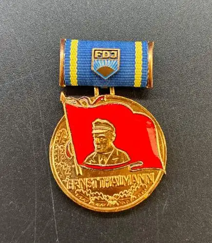 Original alte Ernst Thälmann Medaille nummeriert bronziert emailliert 6a y0025
