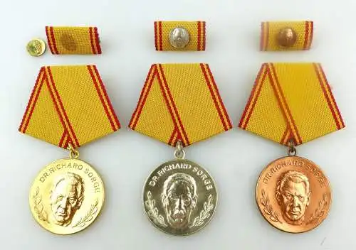 3 Medaillen Für Kampfverdienst Dr. Richard Sorge Medaille in Gold Silber Bronze