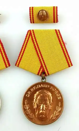 3 Medaillen Für Kampfverdienst Dr. Richard Sorge Medaille in Gold Silber Bronze