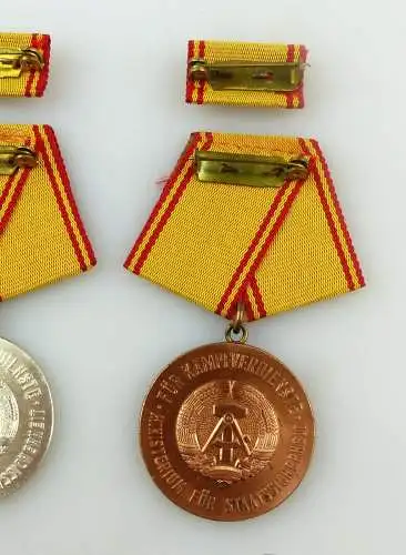 3 Medaillen Für Kampfverdienst Dr. Richard Sorge Medaille in Gold Silber Bronze