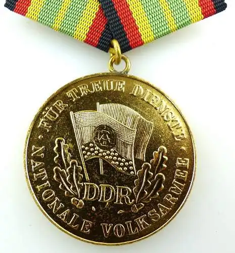 #e3301 DDR Medaille für treue Dienste in der NVA vgl. Band I Nr.149 g 1972-76